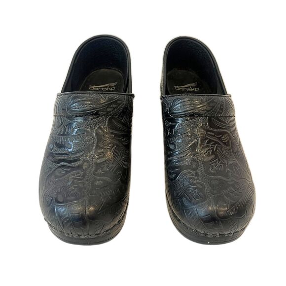 Dansko Black Tooled Leather Clogs Slip On Size 38 Professional Medical - Picture 3 of 10